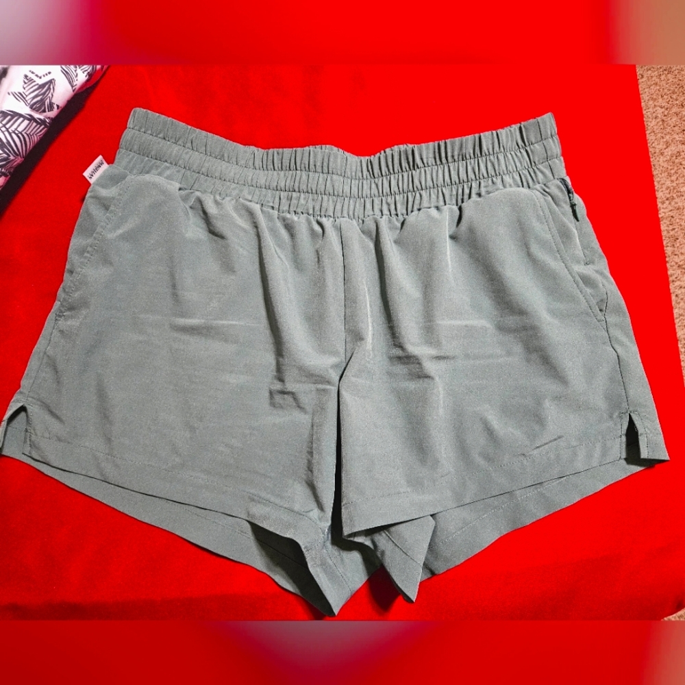 Magellan Shorts Size Med